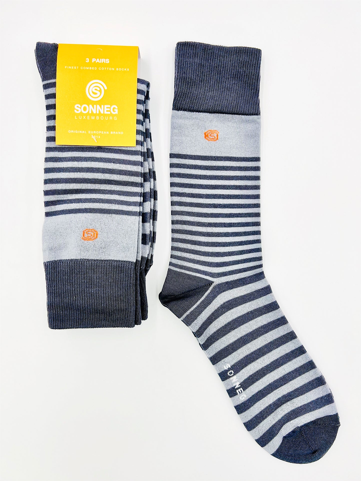Chaussettes hautes classiques à rayures grises - disponibles en ensemble pratique de 3 ou 6 paires